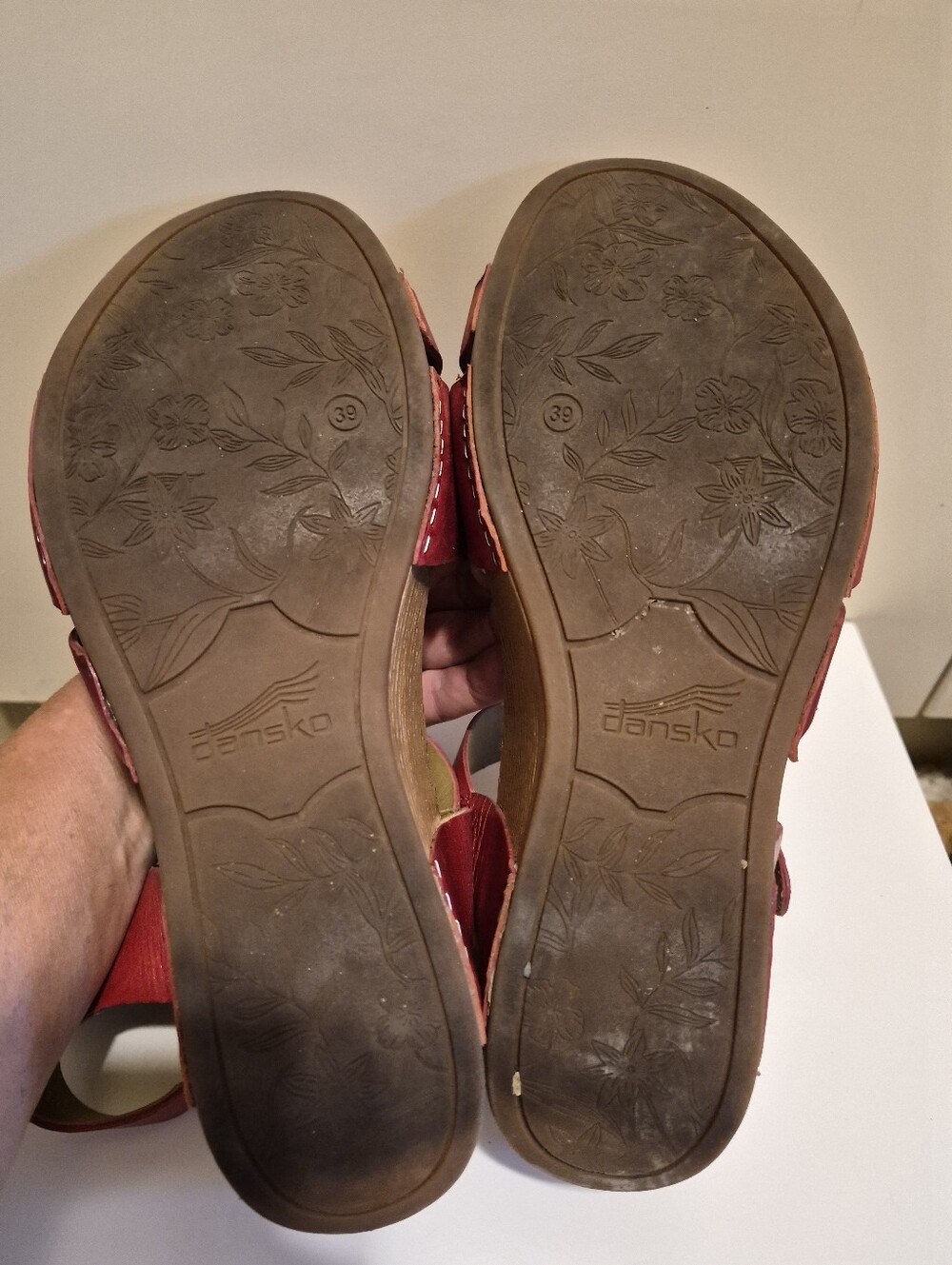 Dansko "Lindsey" Rich Red Leather Strappy Chunky Sandals sz.9/39 Ret.$140 - Picture 6 of 7